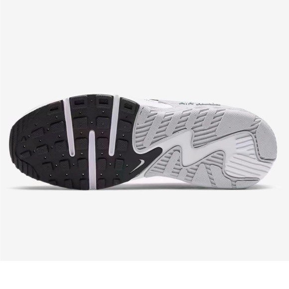 New in box Women Nike Air Max 90 Excee. White Size 7 - Picture 2 of 9